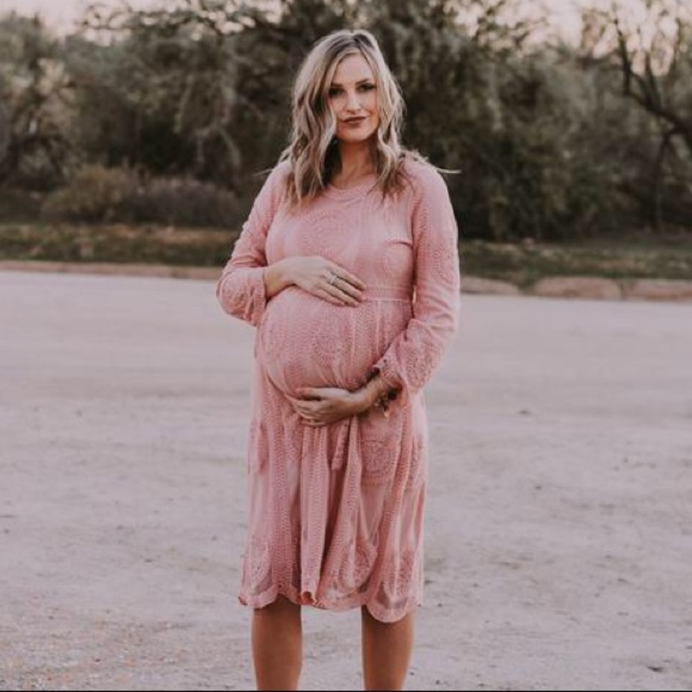Bump friendly lace dress